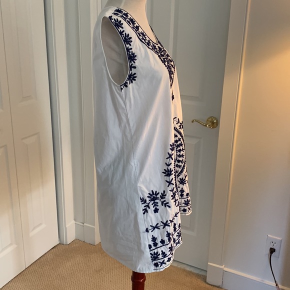 Liza Byrd white/navy embroidered tunic/dress - Picture 7 of 10